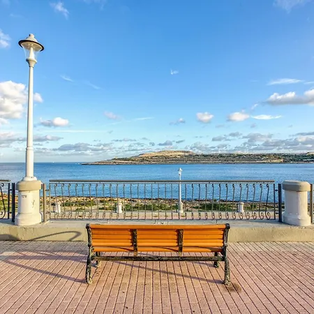 Stylish In Bay Square 세인트폴스베이