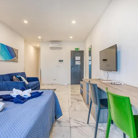 Stylish In Bay Square St. Paul's Bay