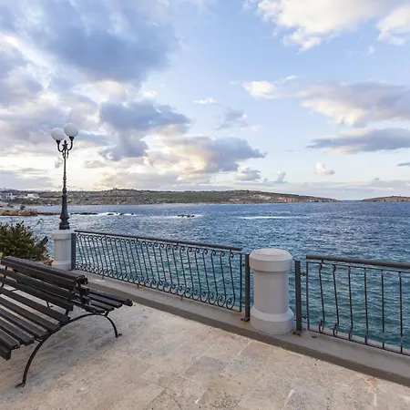 Stylish In Bay Square Lejlighed