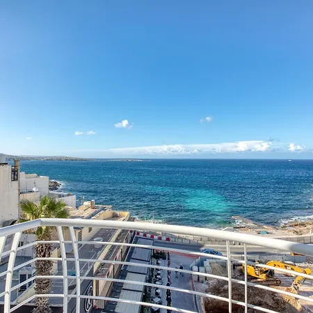 Stylish In Bay Square *