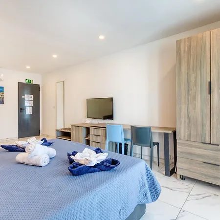 Apartment Stylish In Bay Square