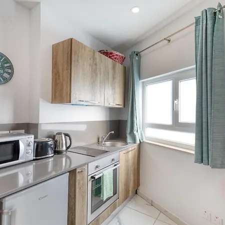 Apartment Stylish In Bay Square *