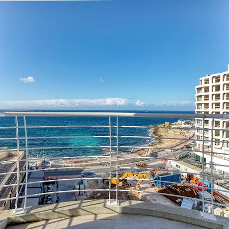 Stylish In Bay Square Apartment St. Paul's Bay