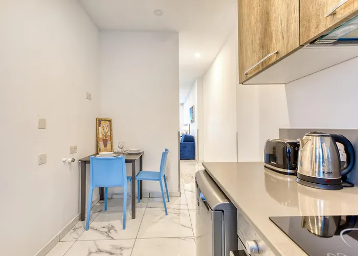 Apartament Stylish In Bay Square *