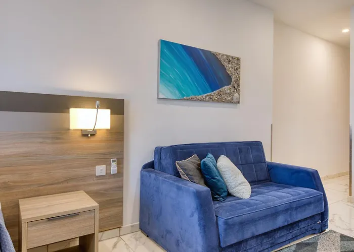 Stylish In Bay Square