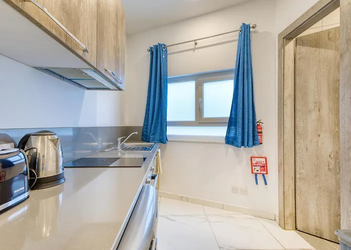 Stylish In Bay Square Apartament St. Paul's Bay