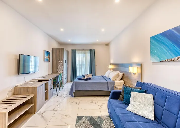 Apartment Stylish In Bay Square