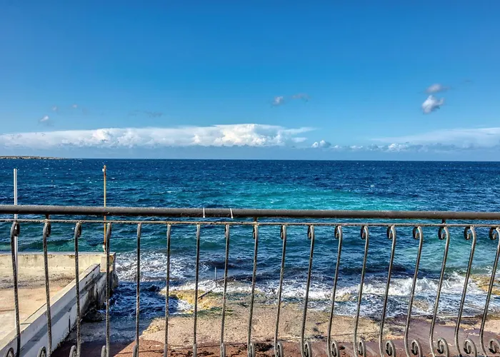 Stylish In Bay Square * St. Paul's Bay