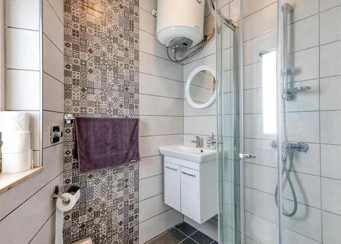 Stylish In Bay Square