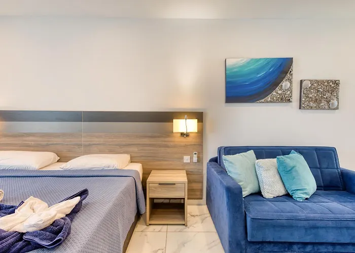 Stylish In Bay Square Apartament *