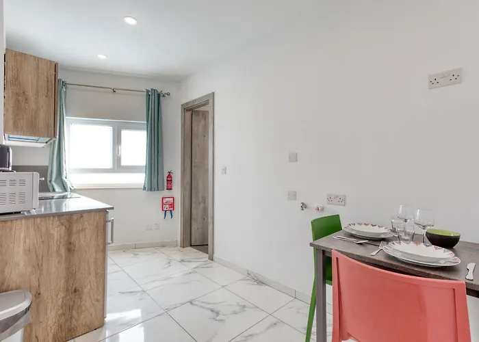 Stylish In Bay Square