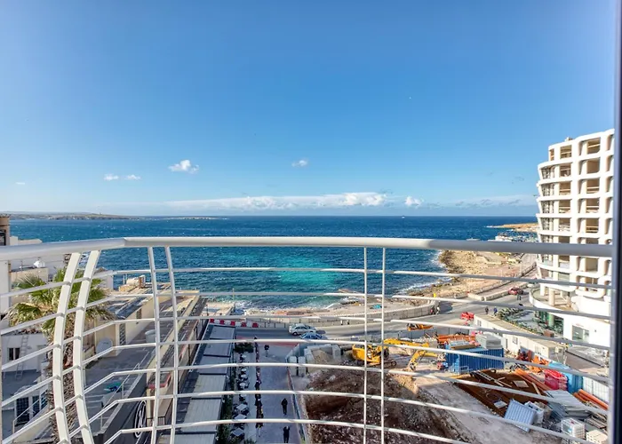 Stylish In Bay Square St. Paul's Bay