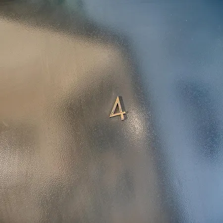 Stylish In Bay Square Сент-Полс-Бей