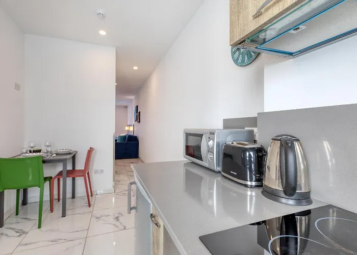 Stylish In Bay Square * St. Paul's Bay