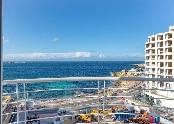 Daire Stylish In Bay Square